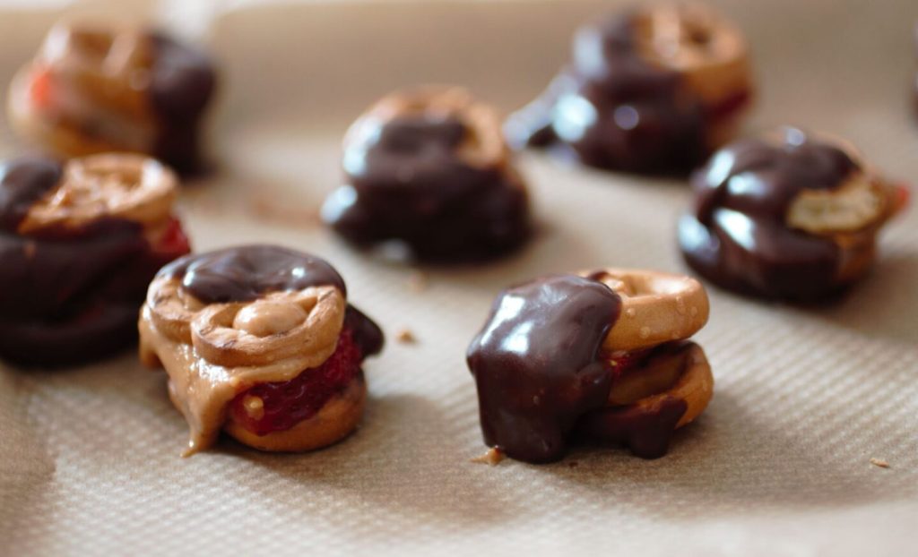 Peanut Butter and Chocolate Dipped Pretzels Recipe